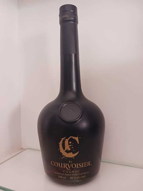 C BY COURVOISIER